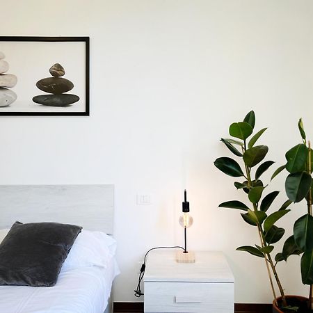 20 Min Duomo *Design Apartment* Milan Luaran gambar